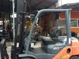 ขาย ฟอล์คลิฟต์ 2.0 ตัน TOYOTA 8FG20 เสา 4.5 ม ฮิ้งฟอล์ค กระดก-เท งาได้