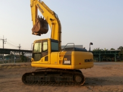 ขายKOMATSU PC200-8