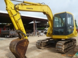 ขาย KOMATSU PC60-7 เก่านอก มีรถจัดส่งให้ 0804912663 053-795101 มีหลายคันให้เลือก