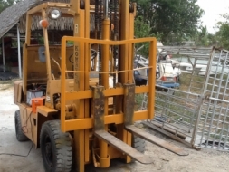 รถยกkomutsu 2.5ตัน ดีเซล สภาพดีพร้อมใช้ เพิ่งเข้าจากญี่ปุ่น