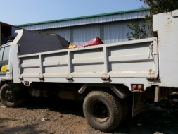 สวยสุดๆ 6ล้อดั้ม 5คิว ออกห้าง กระบะยาว 4.20 ม.กระจกไฟฟ้า