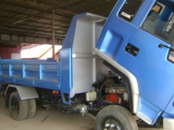 ดั้มพ์ 195 แรง ราคา 780,000 บาท