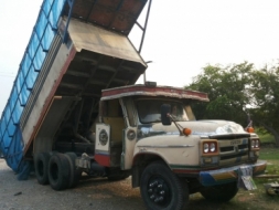 รถบรรทุก 10 ล้อ 1 เพลาดั๊มพ์ ISUZU เครื่อง 165 แรง ราคา 270,000 บ.รถอยู่สระบุรี