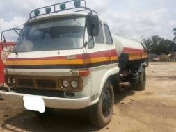 รถน้ำทะเบียนพร้อมใช้งาน