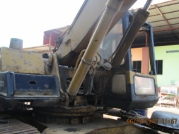 ขายด่วนแม็คโคร pc200 KOMATSU เครื่องดี ใช่งานได้เลย ขายตามสภาพ