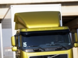 ขายหมวกลู่ลม สเกิร์ตข้างVOLVO FM12-F l และSCRANNIA R50