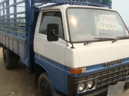 ขายรถ6ล้อTOYOTA DYNA 85แรง ไม่ดั้มสภาพดี  ต่อรองได้