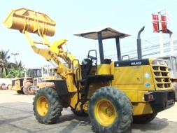 ขายรถตักล้อยาง WA 100 -3 สภาพเต็มพร้อมใช้ ที่ล้านละอองดาวแทรคเตอร์นครชัยศรี