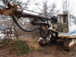 รถเจาะ FURUKAWA HCR9-DS #5***** 6420hr Tel : 098-858-5524 สามภพครับ