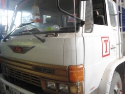 อุปกรณ์โต๊ะจีน พร้อม6ล้อ2คัน  เครื่องปั่นไฟ2ตัว โต๊ะจีน150 ชุด พร้อมเต้น 21 หลัง