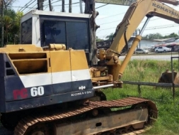 KOMATSU pc60-3ติดหัวเบเกอร์เจาะพร้อมบุ้งกี้ราคา425,000