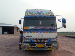 รถบรรทุกฮีโนโปรเพีย 12 ล้อ