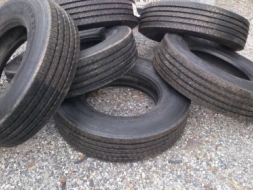 ขายยาง มิชลิน 275/80R22.5 ยางปี12 อัดเย็นมาจากมิชลินยังไม่ได้ใช้มีจำนวน 6 เส้น/ละ4000