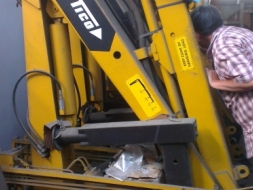 Sell> ขายเฮี้ยบพับ ของใหม่ เก่าเก็บ 1.7 ตัน ยี่ห้อ TICO ของ SWEDEN อุปกรณ์ทุกอย่างครบครัน