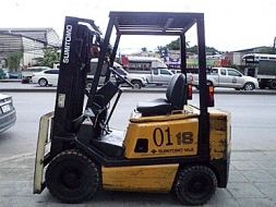 ขายรถยกSUMITOMO 1.8 ตัน (รุ่นใหม่) เครื่องดีเซล กระบอกคู่ เสาสูง 3 เมตร ยางตันใหม่ พวงมาลัยเพาเ