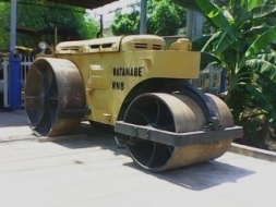 ขายรถบด 3 ล้อเหล็ก สภาพสวย น้ำหนัก8ตัน เอกสารใบอินวอยด์ เครื่อง อีซุซุ ขายตามสภาพครับ