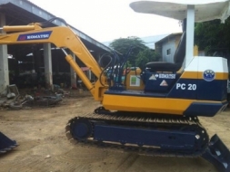 ขายKOMATSU. Pc20-3. เครื่องแน่น อามยาวบูมยาวพิเศษ ตัวเดินไฮดาส. ขุดลึก. ยกสูง. ราคา240,000ต่อรองได