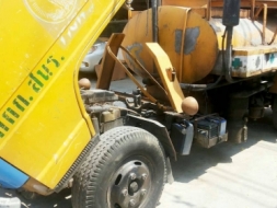 หกล้อ อีซูซุ NKR110ปี35 บรรทุกน้ำและสิ่งปฏิกูล สภาพดีเดิมๆพร้อมใช้งาน ทะเบียนพร้อมโอน