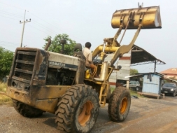 รถตัก 515 ราคา 350,000 บ. รถอยู่สระบุรี