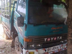 ขาย6ล้อสั้น TOYOTA BU เครื่องดี แคชซีสวย สภาพพร้อมใช้งาน เอกสารพร้อมโอน สนใจโทร 090-8588220คุณนะ 09