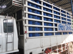 ขายรถบรรทุก6ล้อ2คันพร้อมอุปกรณ์ โต๊ะจีน เครื่องปั่นไฟ2ตัว เต้น 21หลังอุปกรณ์เครื่องโต๊ะจีนครบชุด