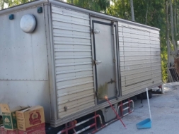 ขายตู้แห้ง ประตู 3 บาน ยาว 5.5 เมตร