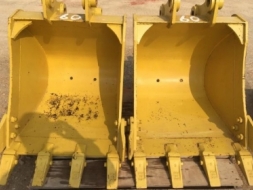 ขายบุ้งกี๋ ใช้กับ รถขุด KOMATSU PC60 นำเข้าจากญี่ปุ่น ติดต่อ 081-2990958/089-8368497 (เจ้าของขายเอง)