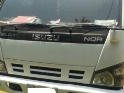 ขายรถบรรทุกหกล้อ 6ล้อISUZU NQR เครื่อง4HE1 เครื่อง 150แรงม้า กะบะยาว5.50เมตร