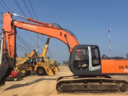 ขายรถแบคโฮ HITACHI EX200-5 สภาพสวยพร้อมใช้ นำเข้าจากญี่ปุ่น