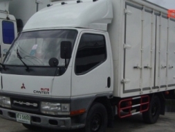 ขาย 4 ล้อใหญ่ตู้ทึบ พร้อมใช้งาน