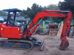 ขายรถขุด เก่ายุ่น IHI35แรง ไม่เครื่องใช้งานในไทย