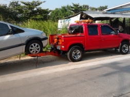 ขายรถยก 4ประตู ยกแบบช้อนล้อ หน้า-หลัง ยกได้หลายแบบ แบบสวย เหล็กหนาพิเศษ เครื่อง 2.7 กำลังสูง วิ