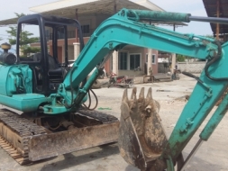 ขายรถขุดดิน Komutsu PC 40-7 ราคา 295000 บาท 0894735885