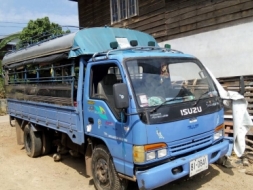 ขาย 385,000 รถนักเรียน ยาว 4.20 เมตร ISUZU NPR71LY EURO1 ปี 45 เครื่อง 4HG1-135 แรง หัวบาง ยางดี คั