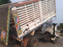 ลดสุดๆกันไปเลย รถ6ล้อดั้มเกษรด่วนๆครับ เครื่อง6bb1 145 แรง F หน้าหลัง เอกสารพร้อมโอน สภาพพร้อมใช้ ร