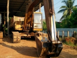 ขายด่วน CAT EL 200 B สภาพดี พร้อมใช้งาน