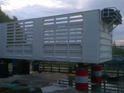 ขายกระบะสามมิตร ยาว 6.50 เมตร สภาพสวยพร้อมใช้งาน