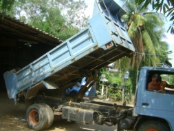 ดั้มพ์ 110 แรง  พร้อมใช้  ราคา  385,000  บาท