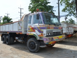 NISSAN UD 230 hp กระบะดั้มมีระบบลากพ่วง รถพร้อมใช้