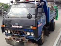 ขายรถบรรทุก6ล้อดั๊มพร้อมใช้งานมีเล่มทะเบียนสนใจสอบถามใด้