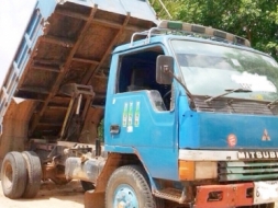 MITSUBISHI CANTER 115 HP 4D34 หกล้อดั๊มพ์ กระบะดั๊มพ์เหล็ก 4 ตันความยาว 3.60 เมตรสภาพดีพร้อมบรรทุกได