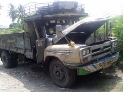 หกล้อ หัวยาว สภาพดีพร้อมใช้งาน ทะเบียนพร้อมโอน วิ่งทางไกลสะบาย ขับกลับบ้านไดัเลย ครับ