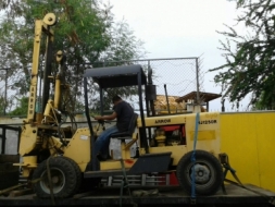 ขาย- รถทุบปูนคอนกรีต, ทุบพื้นถนน MOBILE  HAMMER ARROW ดีเชล จาก USA สวย 480,000