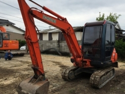 KOMATSU PC30-7 ปี1993 5378ชม.หัวเก๋งมีแอร์ ต้องสั่งนำเข้านะครับ 30-45 วัน ใครสนใจติดต่อมาได้เลยครับ