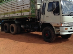 ขาย 10 ล้อ hino 3 m สองเพลา เครื่อง po 9 c 315 แรงม้า เกรียร์ติดเครื่อง ไม่มีสโลว์ ยางดี 2 เส้นกร