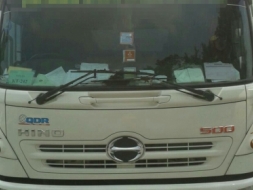 ขายรถ 6 ล้อ HINO - 500 / ตู้แห้ง ยาว 7.50 เมตร ( มี 2 คัน ครับ )