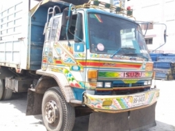 o ขาย รถบรรทุก 10 ล้อ 2 เพลา ราคา 800,000 บ.