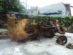 ขายชิ้นส่วนอะไหล่ รถแทรกเตอร์ D-5-B มี ฮาร์ป สเตอร์ลิงด์ เครื่อง ปั๊ม และอีกหลายอย่าง ผมตัดชิ้นส่วน