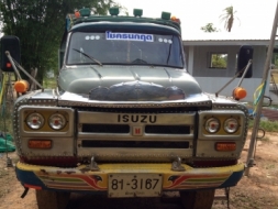 ขายด่วน รถบรรทุกหกล้อหัวยาว ติดต่อ 098-750-6190