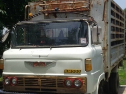 ขายด่วน HINO รถบรรทุก 6 ล้อ สภาพพร้อมใช้งาน